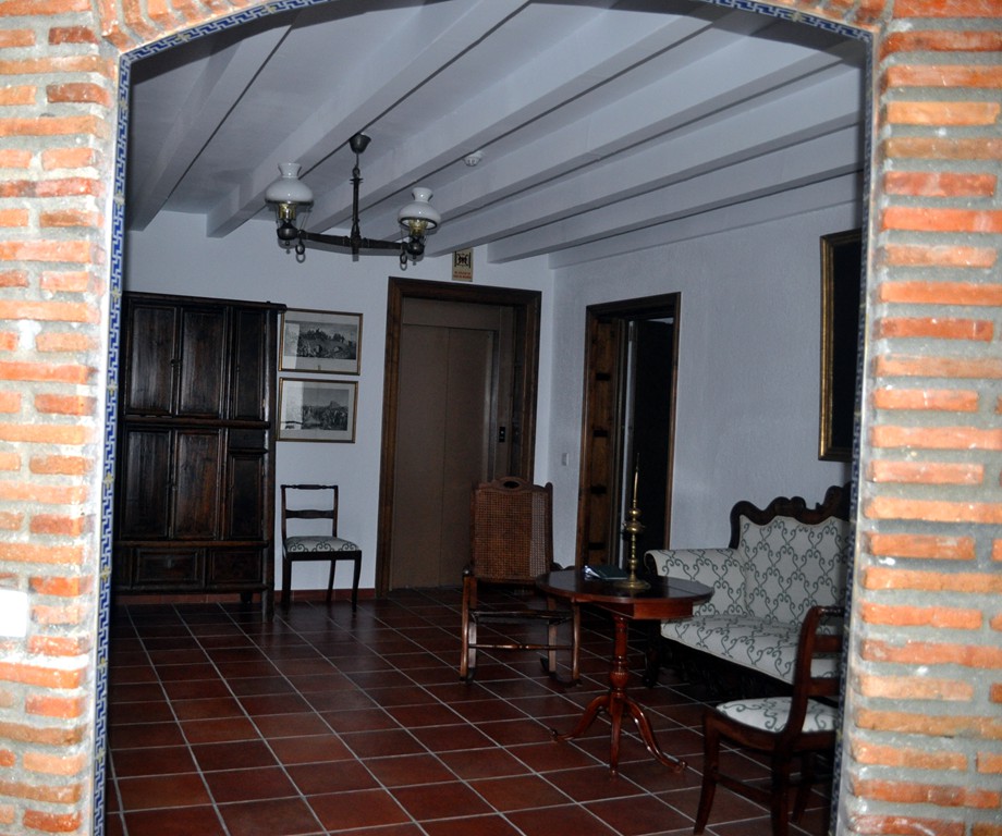 VESTÍBULO HABITACIONES Y ASCENSOR