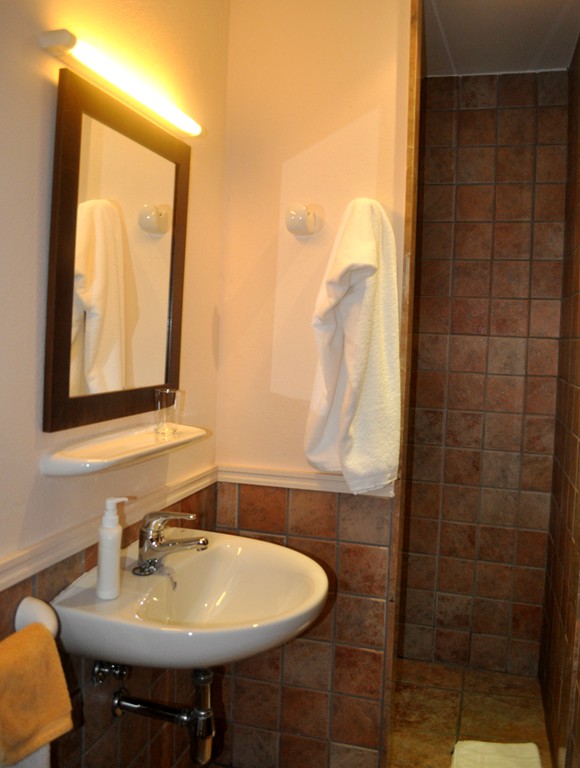 BAÑO COMPLETO HABITACIÓN
