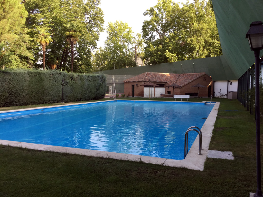 PISCINA